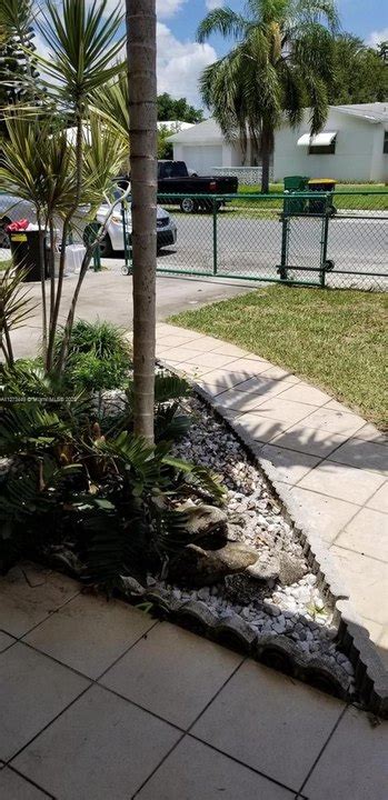 34 SE 14TH ST DANIA BEACH, FL 33004 .